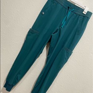 FIGS *LIMITED EDITION* Caribbean Blue FIONLITE™ Hidmo Jogger Scrub: SMALL/SHORT